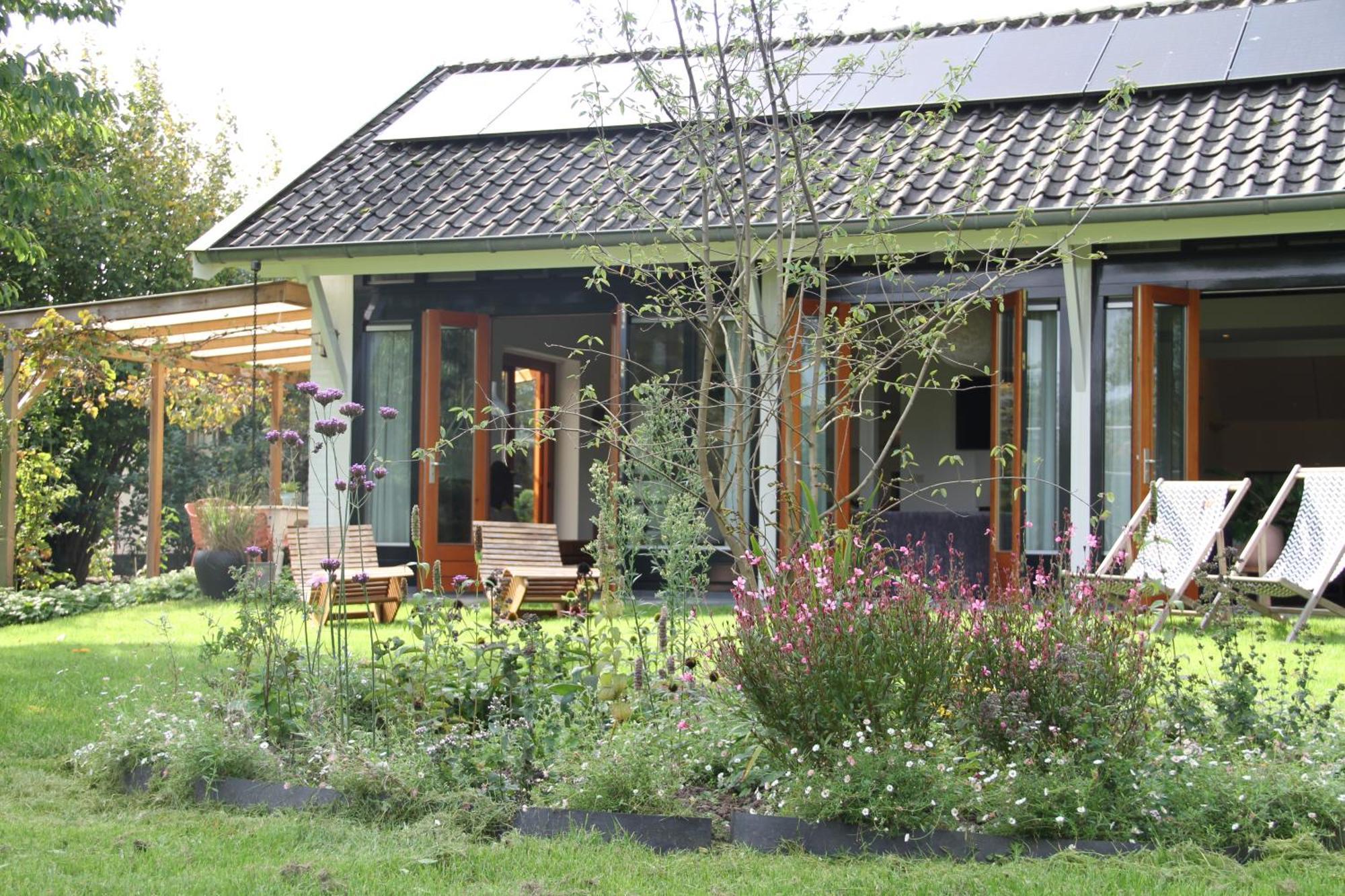 Familiehuis De Betuwe Met Prive Kunstgras Tennisbaan En Sauna Villa Erichem Eksteriør bilde