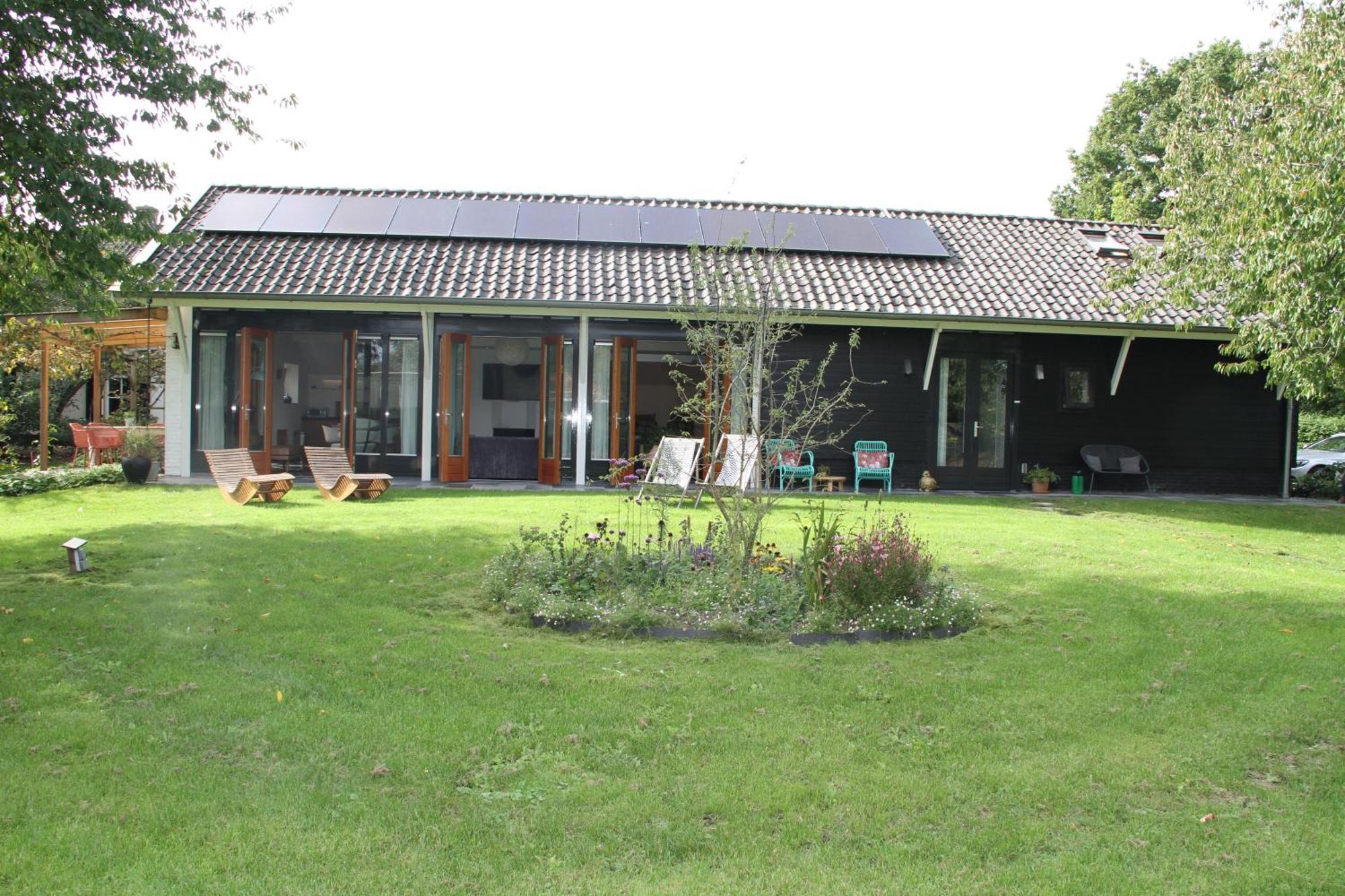 Familiehuis De Betuwe Met Prive Kunstgras Tennisbaan En Sauna Villa Erichem Eksteriør bilde